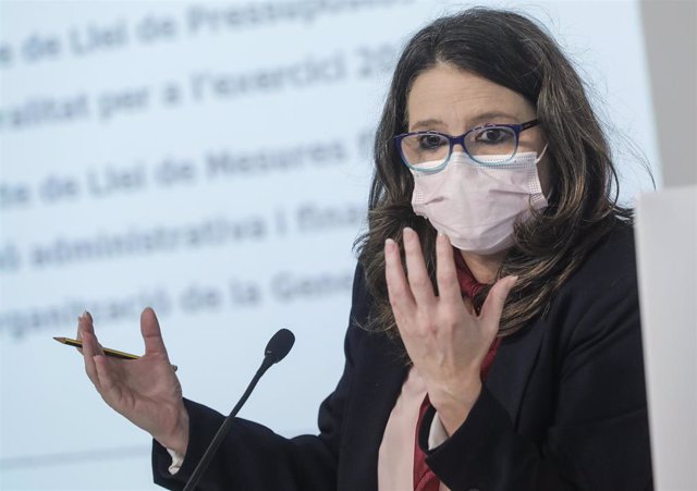 Archivo - La vicepresidenta de la Generalitat Valenciana, Mónica Oltra, en la rueda de prensa posterior a un pleno del Consell