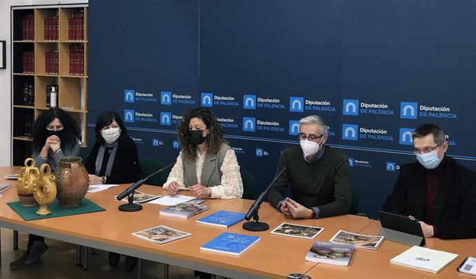 La Diputación de Palencia presenta tres nuevas publicaciones sobre folclore y tradición.