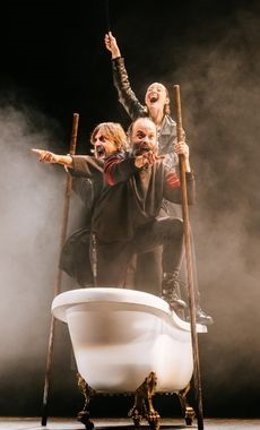 Escena de 'Conquistadores', obra que la Red Andaluza de Teatros Públicos lleva a Aljaraque.