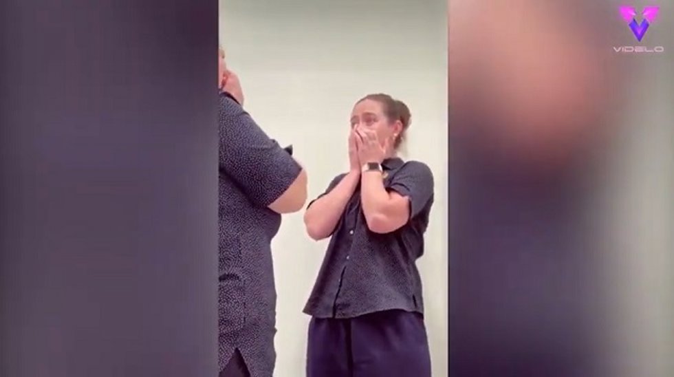 Ella y su mejor amiga se enteran de que está embarazada