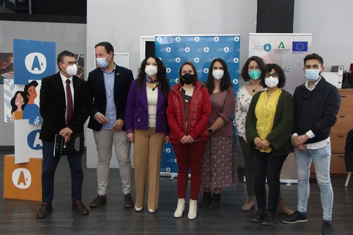 La consejera de Igualdad, Políticas Sociales y Conciliación, Rocío Ruiz, visita la sede de Inserta Andalucía en Málaga.