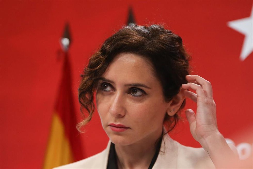 Archivo - La presidenta de la Comunidad de Madrid, Isabel Díaz Ayuso, en una rueda de prensa en la Real Casa de Correos