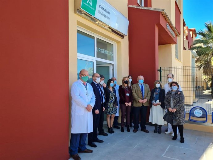 El consejero de Salud y Familias, Jesús Aguirre, durante su visita a El Puerto de Santa María.