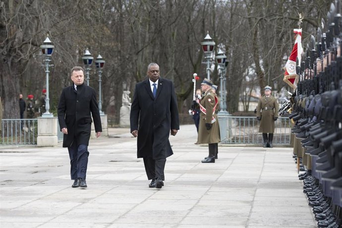 El ministro de Defensa polaco, Mariusz Blaszczak, recibe al secretario de Defensa estadounidense, Lloyd Austin
