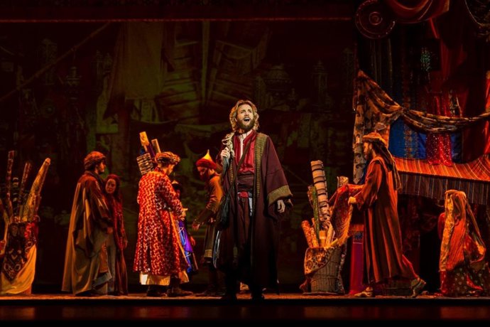 El musical El Médico vuelve a Madrid con nuevo reparto y escenografía: "Un juguete escénico bello y con momentos duros"