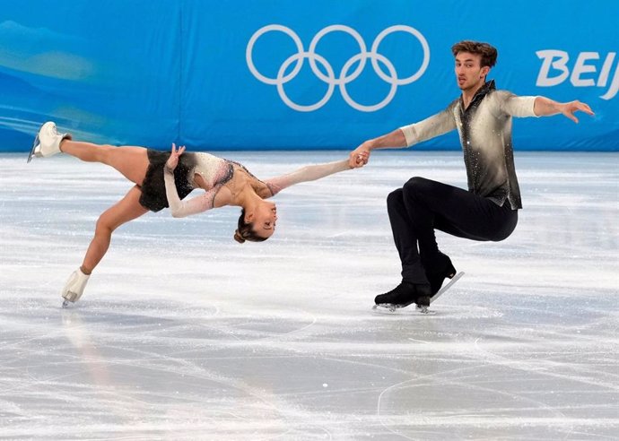 Laura Barquero y Marco Zandron durante su Programa Corto en los Juegos Olímpicos de Invierno de Pekín