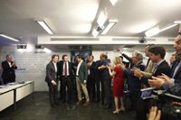 Casado contacta con los 'barones' del PP, que exigen soluciones ya para frenar esta guerra interna con Ayuso