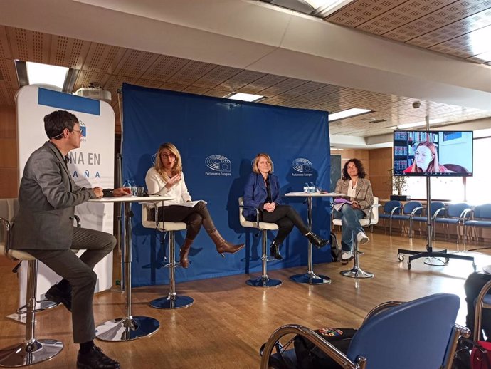 Debate de eurodiputadas sobre la directiva de transparencia salarial