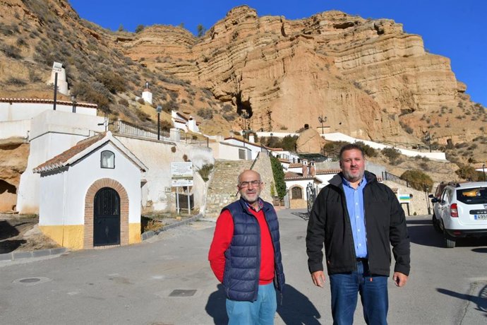 Juan Manuel García y Manuel Francisco García, en una visita de la Junta a Marchal