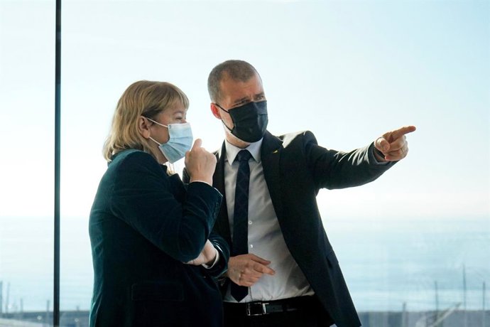 La consellera de Cultura de Catalunya, Natlia Garriga, y el presidente del Port de Tarragona, Josep Maria Cruset