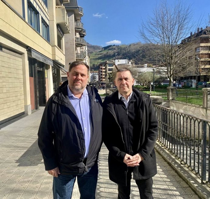 El líder d'ERC, Oriol Junqueras, i el coordinador general d'EH Bildu, Arnaldo Otegi