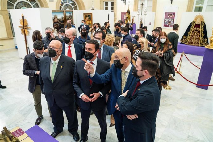 Inauguración de la Exposición de los 75 años de historia de la Hermandad del Silencio .