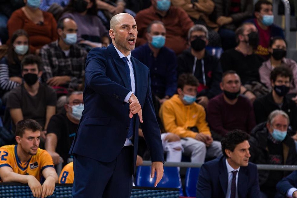 Archivo - Joan Peñarroya, entrenador del Valencia Basket