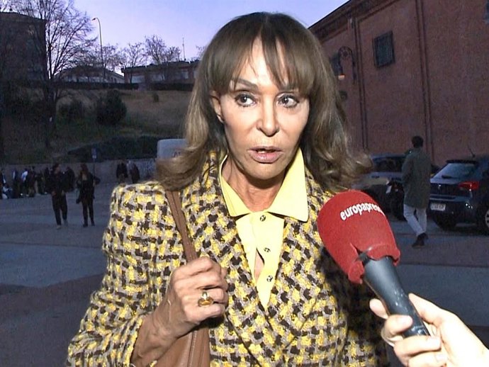 MARI ÁNGELES GRAJAL