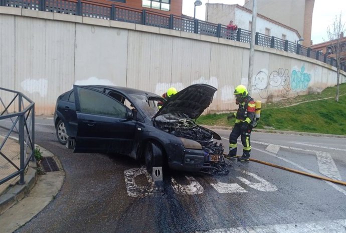 Incendio coche en Calahorra