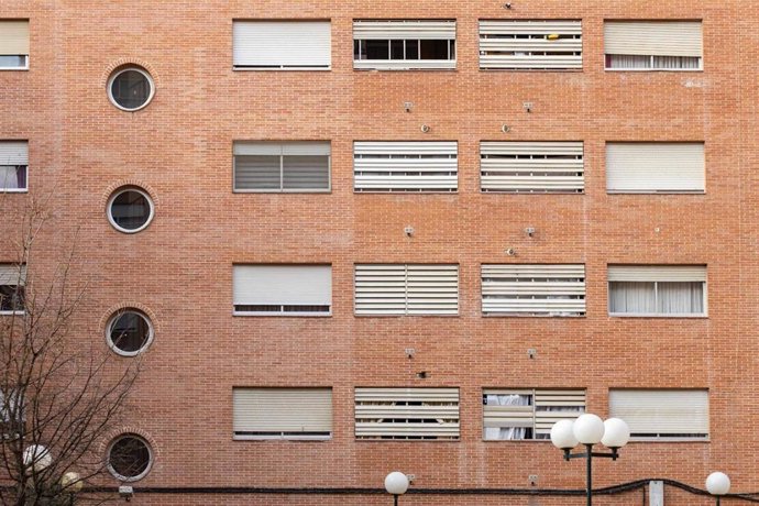 El Ayuntamiento de Zaragoza rehabilita 160 viviendas de su parque público para reducir el consumo energético y mejorar el confort de los inquilinos.