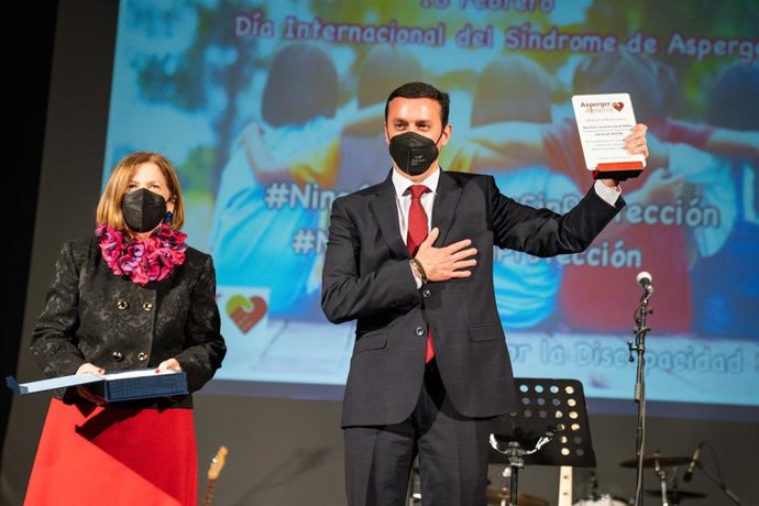 Javier A. García, socio de honor de la asociación Asperger.