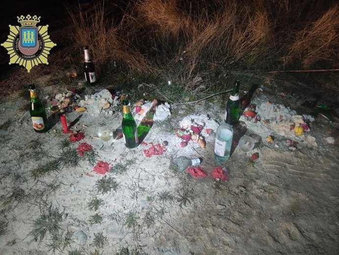 Restos de rituales de santería encontrados por los agentes en la zona de Valdegastea