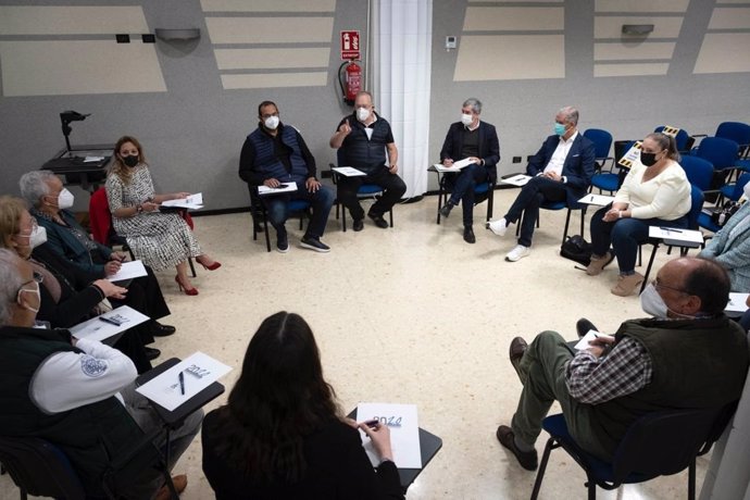 Reunión de miembros de Coalición Canaria con representantes del Colegio de Enfermería de Santa Cruz de Tenerife