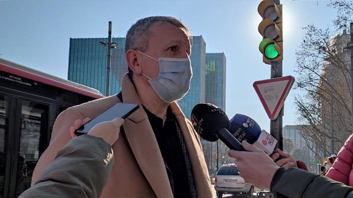 El portavoz del grupo municipal de Podemos en el Ayuntamiento de Zaragoza, Fernando Rivarés