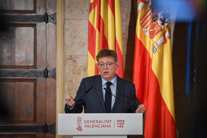 Archivo - El presidente de la Generalitat valenciana, Ximo Puig, durante una comparecencia