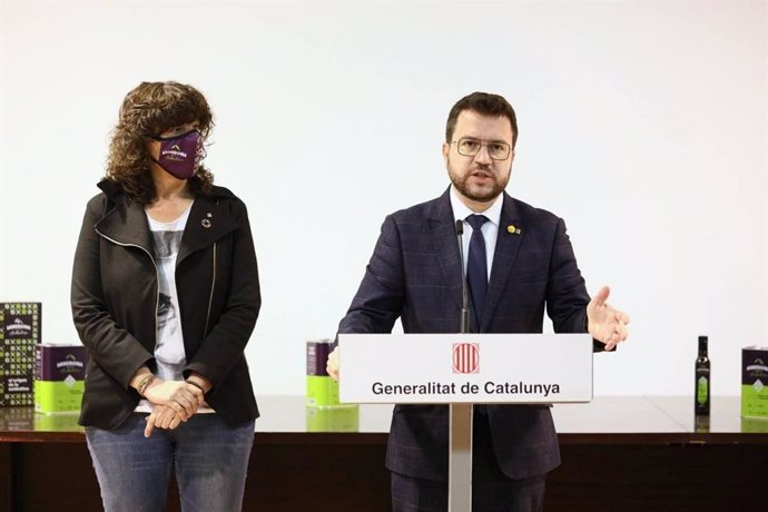 El president de la Generalitat, Pere Aragons, i la consellera d'Acció Climtica, Alimentació i Agenda Rural, Teresa Jord