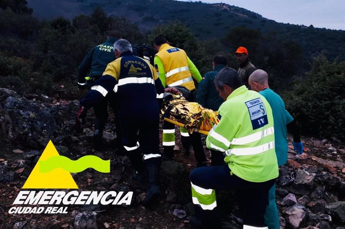 Rescatado el trabajador de una montería en una zona de difícil acceso en Fuencaliente (Ciudad Real)
