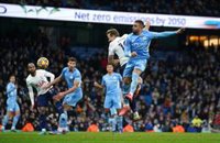 El Tottenham aviva la Premier tras imponerse al City en el Etihad