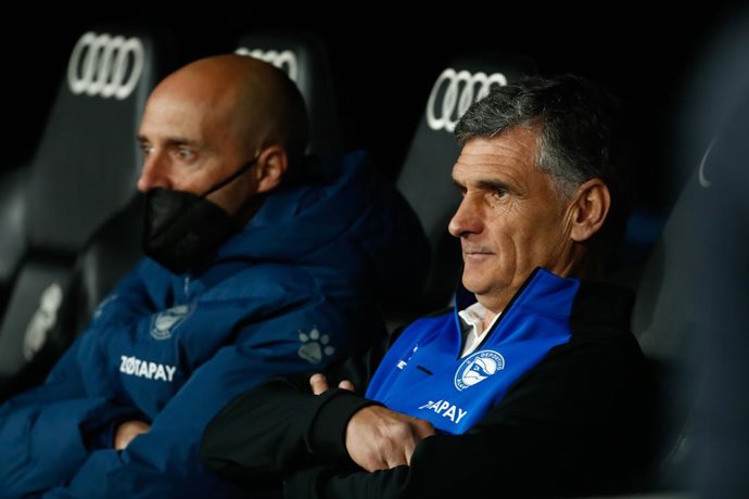 Jose Luis Mendilibar, coach of Alaves, looks on during the Spanish League, La Liga Santander, football match played between Real Madrid and Deportivo Alaves at Santiago Bernabeu stadium on February 19, 2022, in Madrid, Spain.