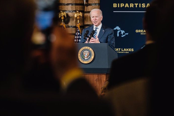 17 February 2022, US, Lorain: US President Joe Biden delivers remarks about the infrastructure law at the Lorain Shipyards. Photo: Andrew Dolph/ZUMA Press Wire/dpa