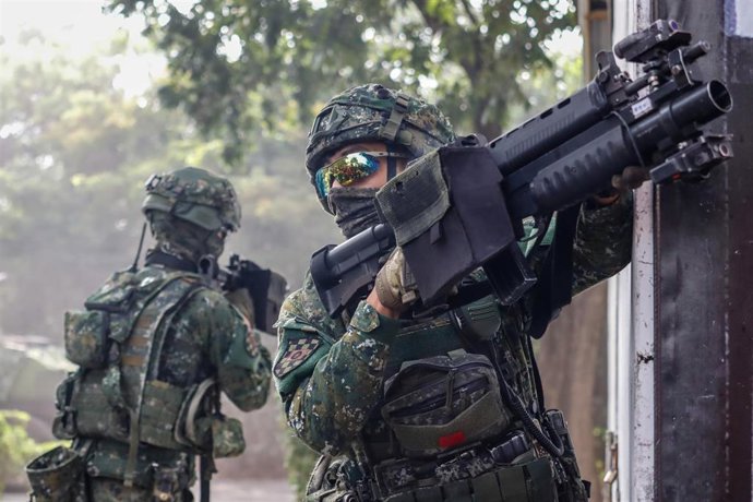 Archivo - Militar taiwanés durante un simulacro de combate