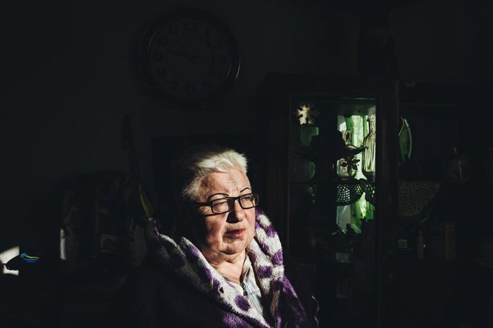 Vera, una mujer de 69 años cerca de la línea de contacto de Donetsk 