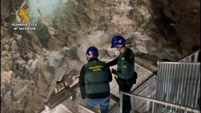 Detenidas las dos personas que profanaron el monumento natural de La Geoda la pasada nochevieja