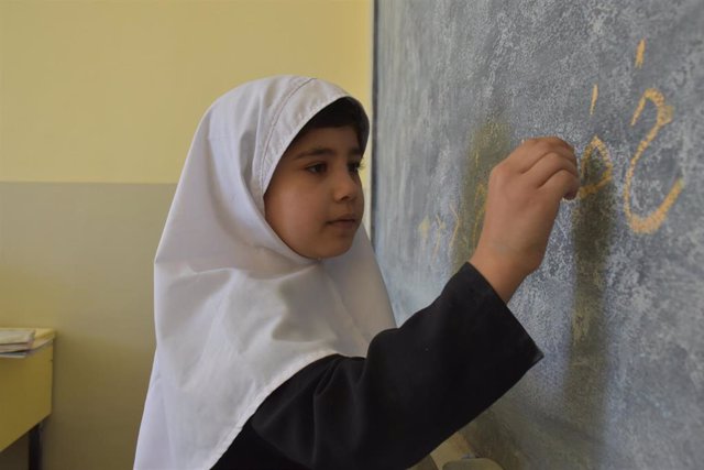 Una estudiante afgana en la provincia de Balj