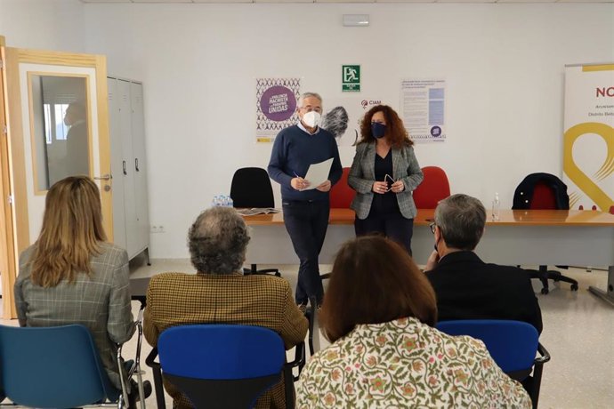 Reunión de la delegada del Distrito con las asociaciones vecinales.