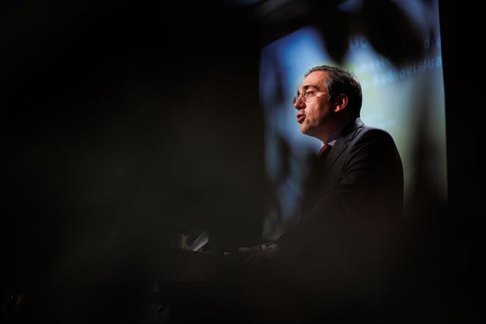 El ministro de Asuntos Exteriores, Unión Europea y Cooperación, José Manuel Albares, interviene en la clausura del I Foro Iberoamericano de Servicio Público Audiovisual, en el Instituto Cervantes, a 16 de febrero de 2022, en Madrid (España). El foro est