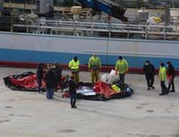 Albares afirma que en cuanto sea "posible" se retomarán las labores de búsqueda del resto de marineros del buque gallego