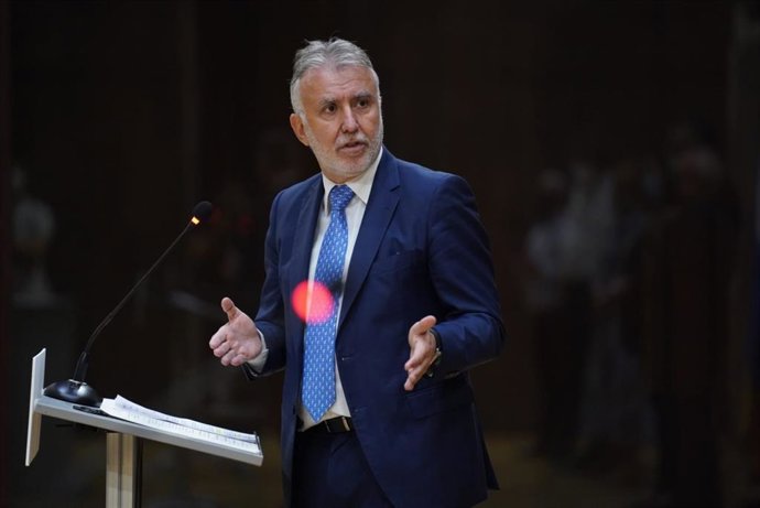 Archivo - El presidente de Canarias, Ángel Víctor Torres