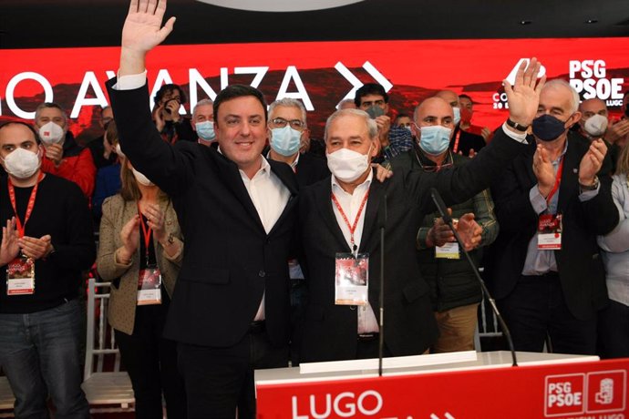 El secretario xeral del PSdeG, Valentín González Formoso, y el presidente de la Diputación de Lugo, José Tomé, en el IV Congreso provincial de Lugo