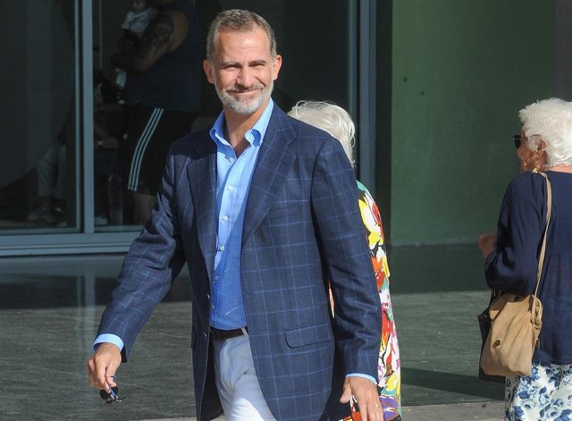 Archivo - El Rey Felipe VI visitando, de nuevo, a Don Juan Carlos