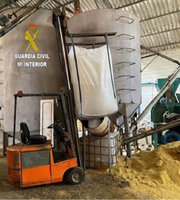 Fábrica clandestina de aceites de semilla en Utrera.