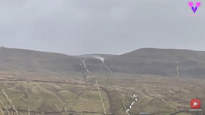 El agua de esta cascada va en sentido inverso