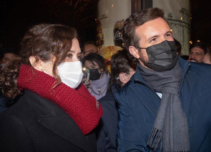 La presidenta de la Comunidad de Madrid, Isabel Díaz Ayuso, y el presidente del Partido Popular, Pablo Casado.