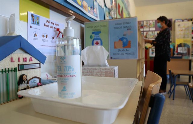 Archivo - Imagen de archivo de un aulas con medidas antes el COVID-19.
