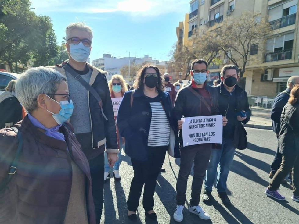 Protestas ante la falta del servicio de pediatría en los centros de salud de Amate, La Plata y Palmete