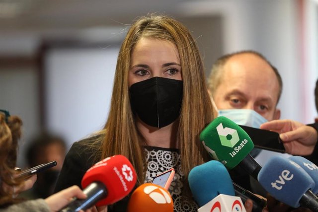 La portavoz del Grupo,Mar Espinar, a su llegada al Salón de Comisiones donde se iba a celebrar una comisión extraordinaria y urgente de Portavocía y Seguridad, que finalmente se ha suspendido