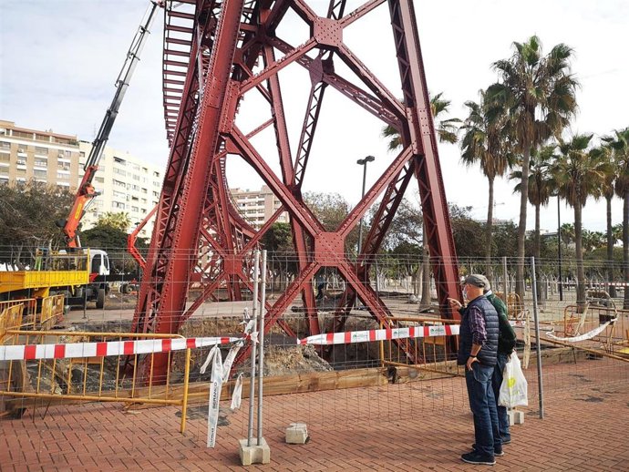 Pilares del Cable Inglés de Almería, pendientes de recimentación.