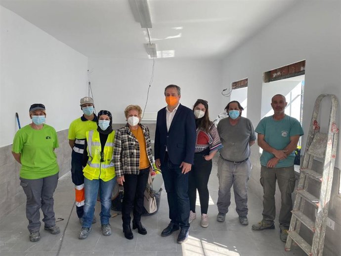 José Luis Delgado visita las obras del colegio rural de Laroya (Almería)