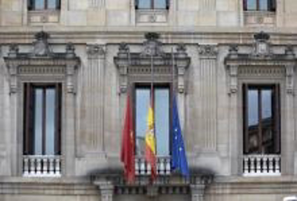 Las banderas a media asta.