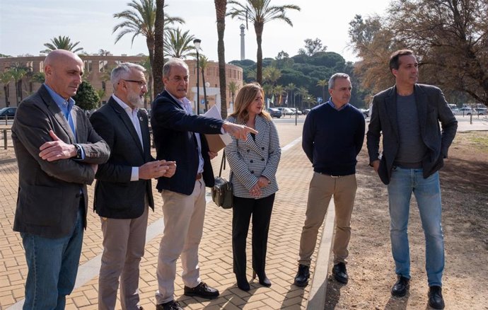 Representantes de Diputación y Fundación Cepsa visitan los trabajos de intervencion medioambiental en las lagunas de La Rábida.